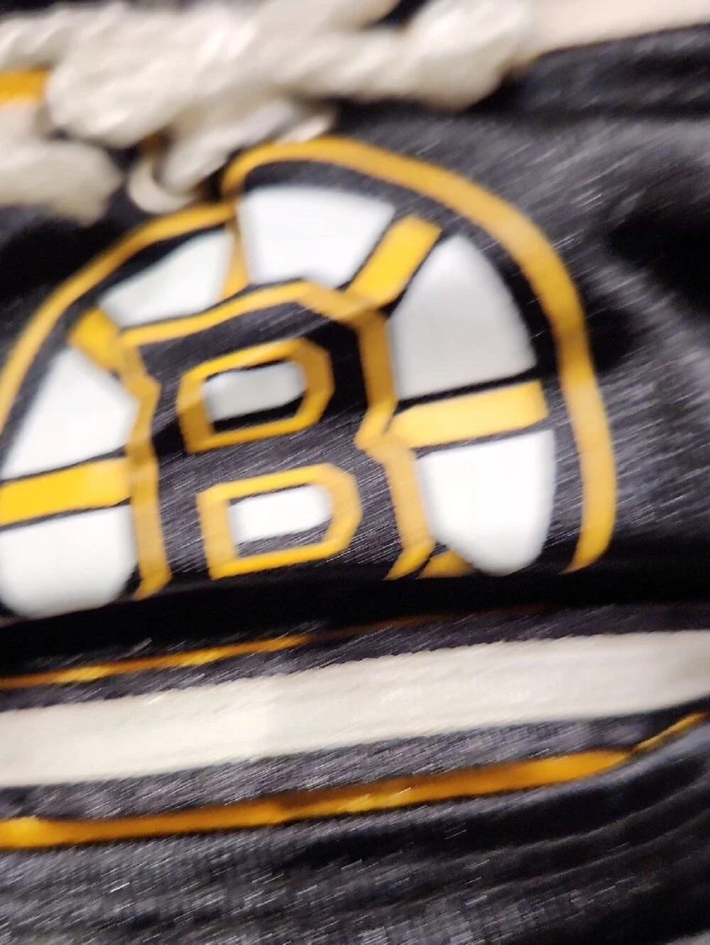EUC Build A Bear Boston Bruins Plush Bear in Black and Yellow Hockey Jersey